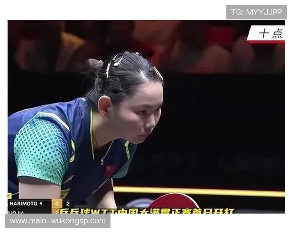 何卓佳买豪宅那天，邻居差点以为明星搬进来了！