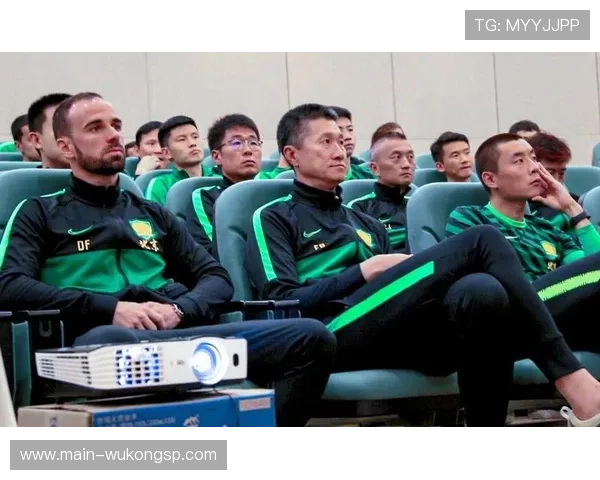 快速任意球规则：允许立即开踢的条件与裁判处理