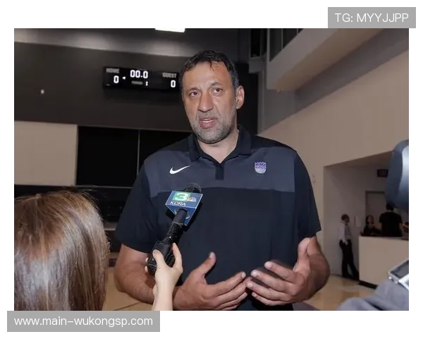 弗拉德·迪瓦茨高效内线传球拉开球队进攻空间